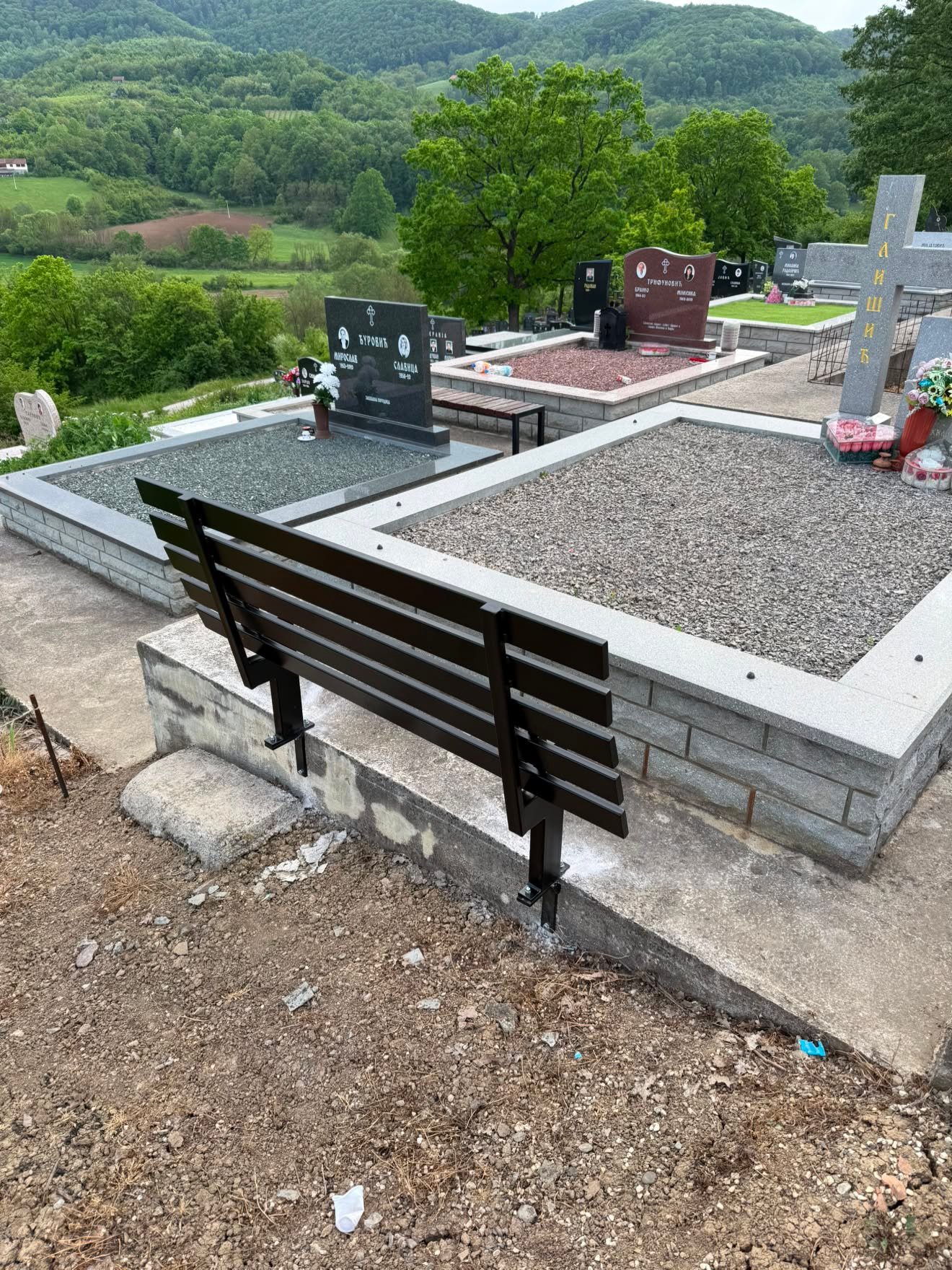 Sklopiva inox klupa za groblje – primer 5